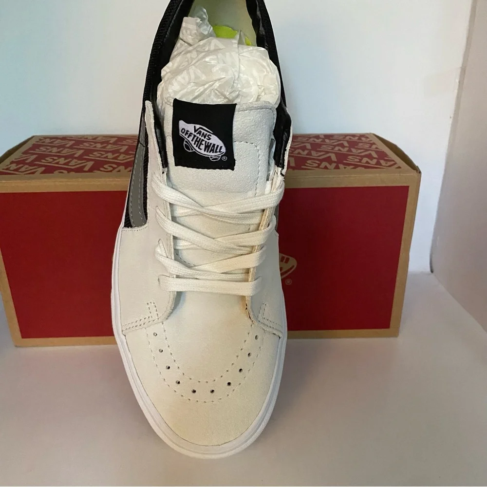 NEW VANS SK8 LOW UNISEX WHITE BLACK  Women 12 NIB NWT